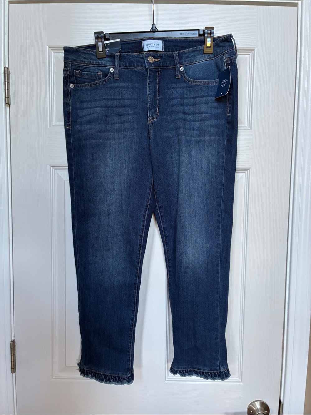 NWT-crown & ivy Dark Blue Frayed Hem Ankle Jeans